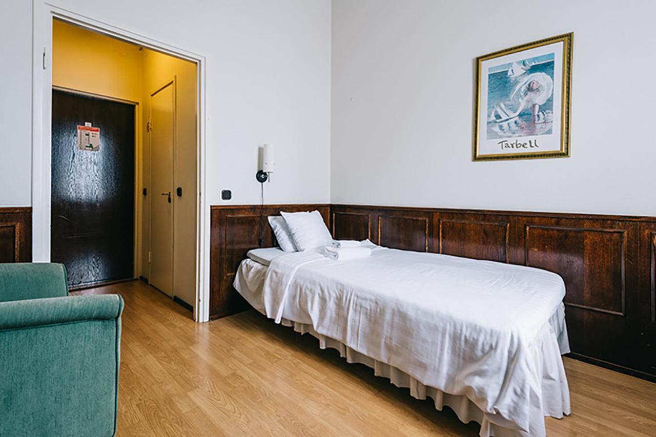 Comfort Guesthouse 皮埃塔尔萨里 外观 照片